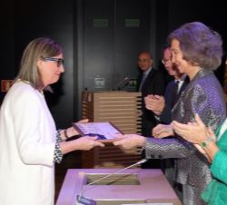 Doña Sofía entrega el Premio Especial en la Categoría de conservación, al Teatro Romano de Medellín
