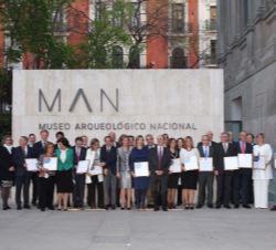 Doña Sofía junto a los premiados
