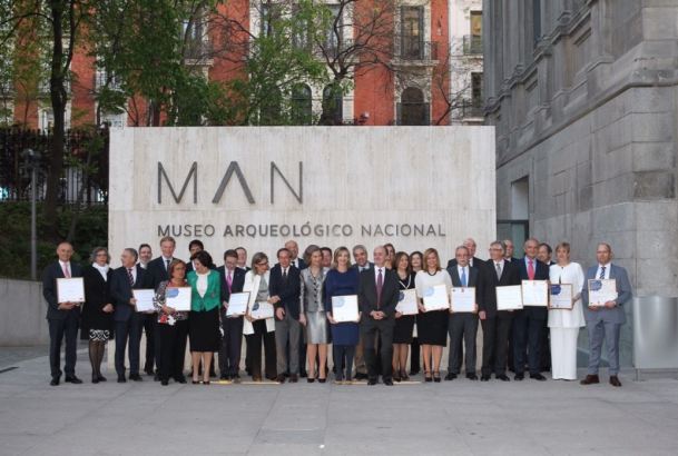 Doña Sofía junto a los premiados