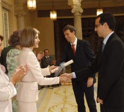 Doña Letizia y Doña Sofía entregan el Premio Tecnologías de la Accesibilidad al fundador y consejero delegado de Irisbond Crowdbonding, Eduardo Jáureg