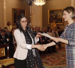 Doña Letizia durante el acto de entrega de los diplomas a los alumnos pertenecientes a la III Promoción del Máster en Medios de Impresión Gráfica, Ilu