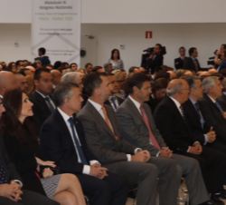 Don Felipe en el salón de actos del Palacio de Congresos Europa