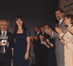 José Fernando López y María Arce, galardonados del equipo de Univision de Estados Unidos