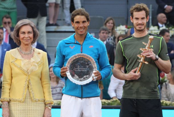 Fotografía de grupo de Su Majestad la Reina Doña Sofía junto a Rafa Nadal y Andy Murray
