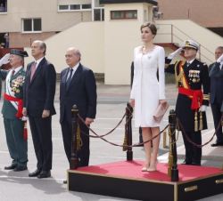Doña Letizia durante la interpretación del Himno Nacional
