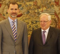 Don Felipe junto a Dean Spielmann, presidente del Tribunal Europeo de Derechos Humanos