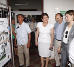 Doña Letizia durante su visita al Ayuntamiento de Suchitoto