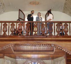 Doña Letizia visita en Suchitoto la Iglesia de Santa Lucía