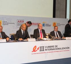 Vista de la mesa presidencial.