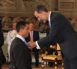 Su Majestad el Rey condecora con la Orden del Mérito Civil a Don Luis Miguel García-Marquina Cascallana 