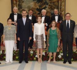  Reyes con una representación de la Fundación Princesa de Asturias y el cuarteto de cuerda de los Virtuosos de Moscú