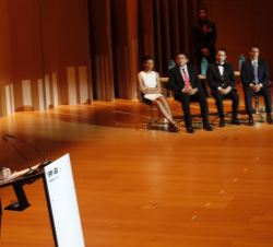 Su Majestad el Rey durante su intervención en la Sala Montsalvatge
