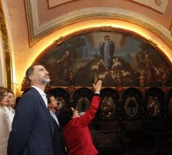 Don Felipe y Doña Letizia visitaron los Coros del Colegio de Guadalupe y el de la Capilla de Nápoles