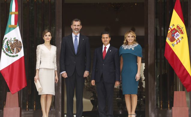 Los Reyes y el Presidente Peña Nieto y su esposa, antes del almuerzo celebrado en el Palacio Presidencial Los PinosLos Reyes y el Presidente Peña Niet
