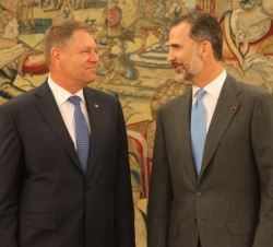 El Rey conversa con el Presidente de Rumanía
