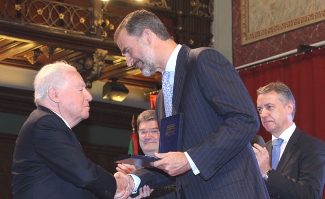 Su Majestad el Rey entrega el "Premio Reino de España a la Trayectoria Empresarial" a José Ferrer Sala