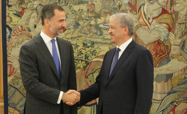 Su Majestad el Rey recibe el saludo del primer ministro de Argelia, Abdelmalek Sellal