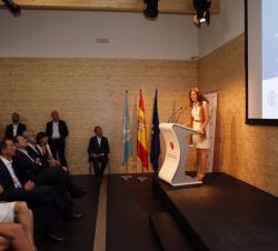 Su Majestad la Reina durante la intervención de la directora de la Oficina para la Asociación, Promoción y Desarrollo de Capacidades de la FAO, Marcel