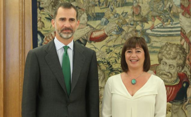 Don Felipe junto a la presidenta de las Illes Balears, Francina Armengol i Socías