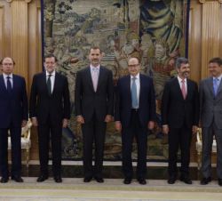 El Rey, el presidente del Gobierno, el presidente del Senado, el presidente del Tribunal Supremo y del Consejo General del Poder Judicial y el ministr