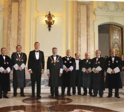 Su Majestad el Rey con los miembros de la Sala de Gobierno del Tribunal Supremo