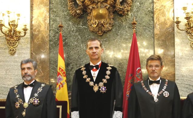 Don Felipe preside el acto en el Salón de Plenos del Tribunal Supremo