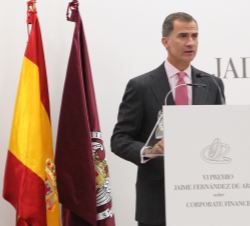 Su Majestad el Rey durante su intervención en la entrega del Premio Jaime Fernández de Araoz