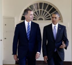 Don Felipe y Barack Obama dialogan durante su visita a la Casa Blanca