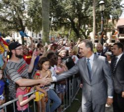 Don Felipe saluda a los ciudadanos de San Agustín