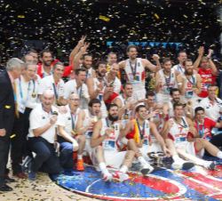 El Rey, con los miembros del equipo español