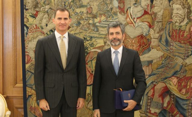 Su Majestad el Rey junto al presidente del Tribunal Supremo y del Consejo General del Poder Judicial, Carlos Lesmes
