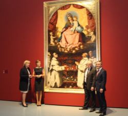 La Reina, con la ministra-presidenta de Renania del Norte-Westfalia, Hannelore Kraft, el alcalde de Düsseldorf, Thomas Geisel, y el director general d