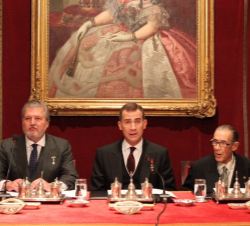 Don Felipe declara abierto el Curso de las Reales Academias