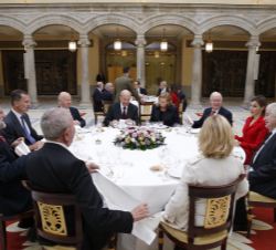 Vista de la mesa presidencial durante el almuerzo
