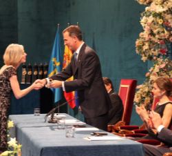 Su Majestad el Rey entrega el Premio Princesa de Asturias de Investigación Científica y Técnica 2015 a Jennifer Doudna