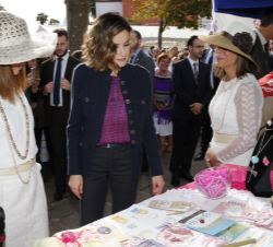 Doña Letizia, en el puesto "Rettando al Síndrome Rett"