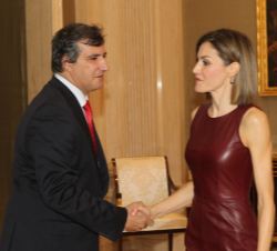 Su Majestad la Reina recibe el saludo del presidente FIAB, Mané Calvo