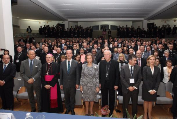 Doña Sofía, las autoridades y los asistentes al tercer encuentro del "Grupo Santa Marta" 