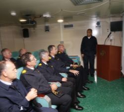 Don Felipe atiende a la presentación del ejercicio "Trident Juncture"