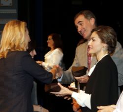 Los Reyes entregan el Premio Nacional de Innovación, modalidad "Internacionalización", a Natura Bissé International, que lo recogió su direc