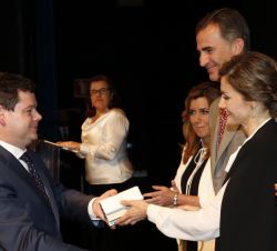Su Majestad la Reina entrega el Premio Nacional de Diseño, modalidad "Profesionales" a Jaime Moreno Medina