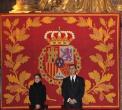 Sus Majestades los Reyes durante el funeral por Su Alteza Real el Infante Don Carlos de Borbón-Dos Sicilias
