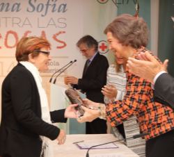 Alicia Gañán, presidenta de SIAD recibe, de manos de Doña Sofía, el Premio Prevención en el Ámbito Educativo y Comunitario