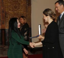 Su Majestad la Reina entrega el galardón a Olvido Gara Jova "Alaska"