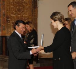 Doña Letizia entrega el galardón a Eduardo Serrano Iglesias "El Güito"