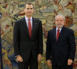 Su Majestad el Rey junto al Sr. Luiz Inácio Lula Da Silva, ex Presidente de la República Federativa de Brasil, momentos antes de dar comienzo la audie