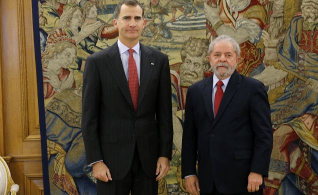 Su Majestad el Rey junto al Sr. Luiz Inácio Lula Da Silva, ex Presidente de la República Federativa de Brasil, momentos antes de dar comienzo la audie