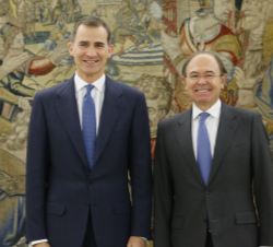 Don Felipe, con el presidente del Senado, Pío García-Escudero