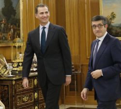 Don Felipe, con el presidente del Congreso de los Diputados, Patxi López