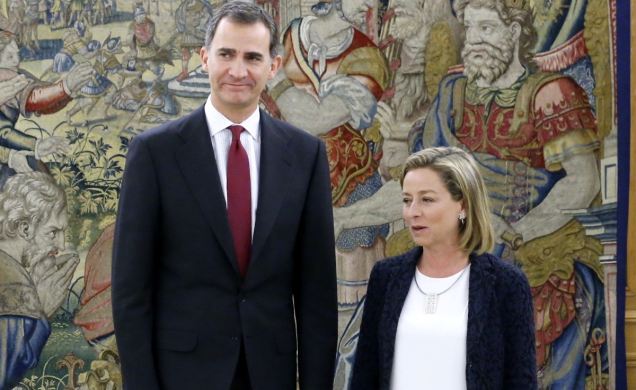Su Majestad el Rey con el representante de Coalición Canaria-Partido Nacionalista Canario (CCa-PNC), Ana María Oramas González-Moro